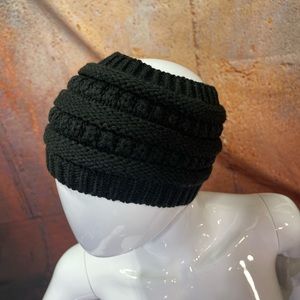 Black knit headband NWT